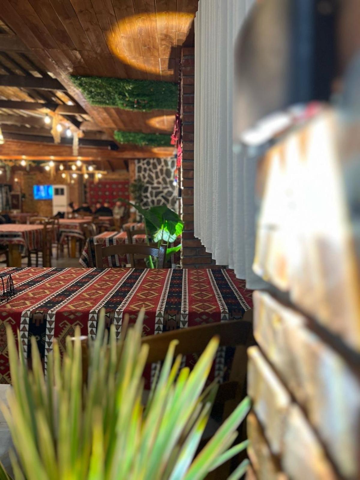 Te Bujtina Hotel- Cozy Stay With Traditional Breakfast Near Beach Golem  Exterior photo