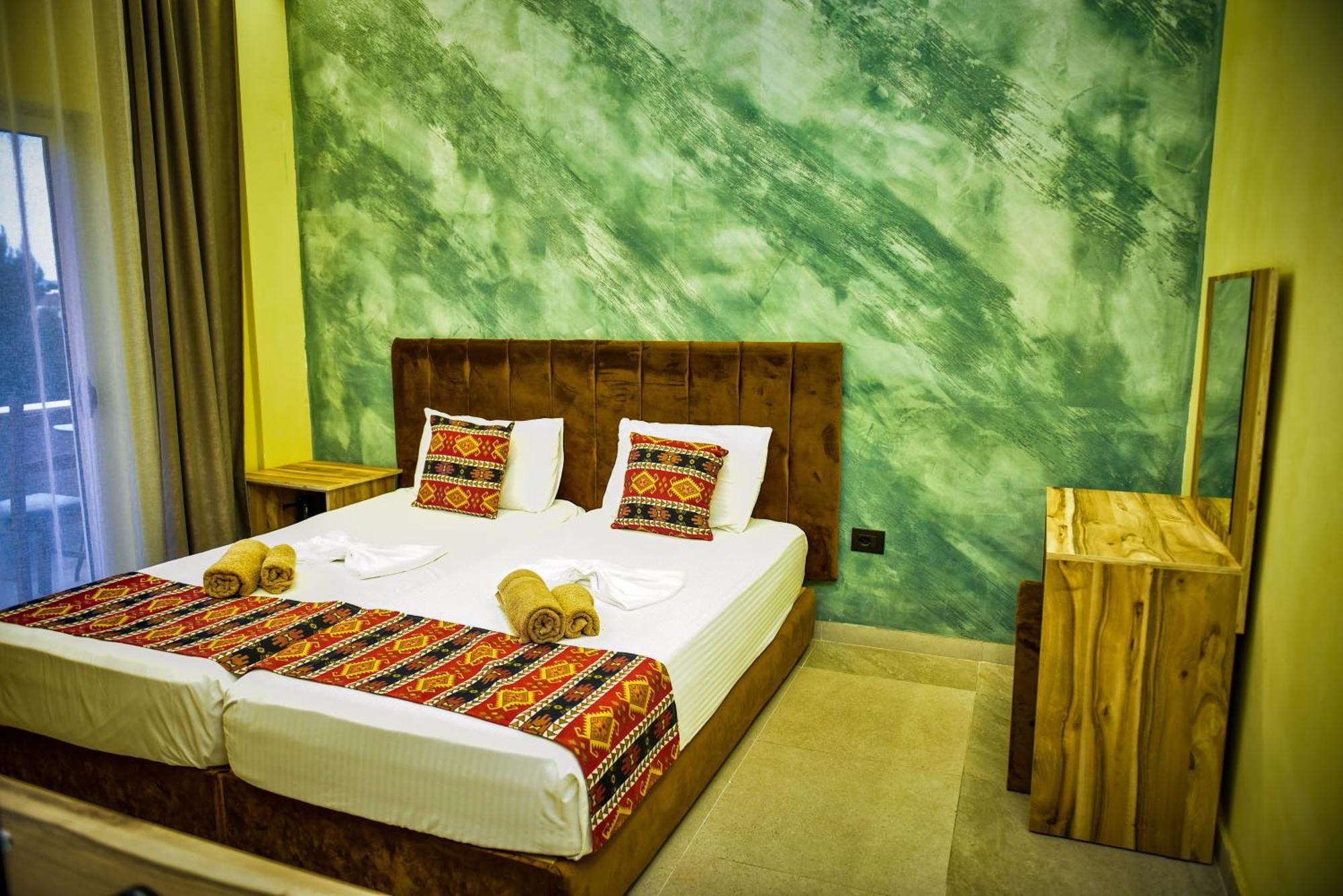 Te Bujtina Hotel- Cozy Stay With Traditional Breakfast Near Beach Golem  Exterior photo